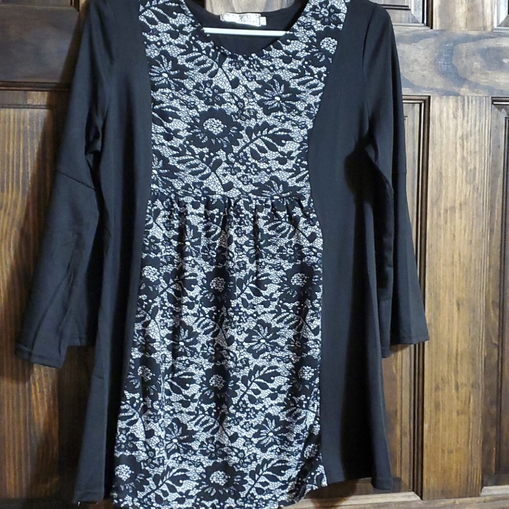 Ladies top.